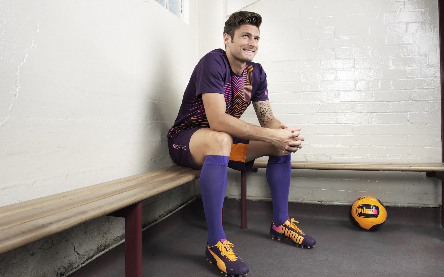 诺里斯扛起全队，红牛二队绝杀红牛车队，一场颠覆F1格局的胜利